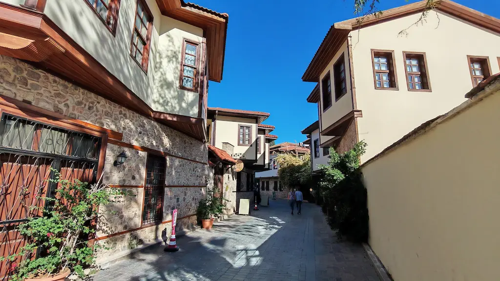 Улочки Старого города Калеичи в Анталии